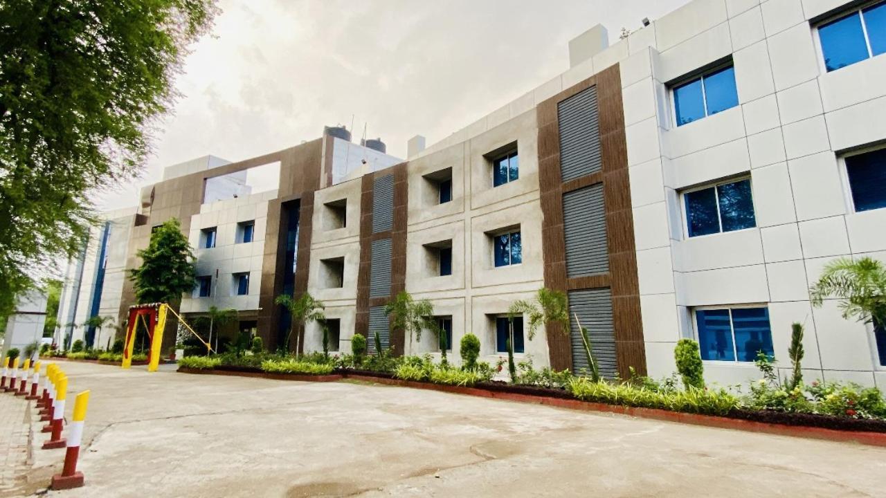 The Richi Rich Hotel And Resort Indore Exterior photo